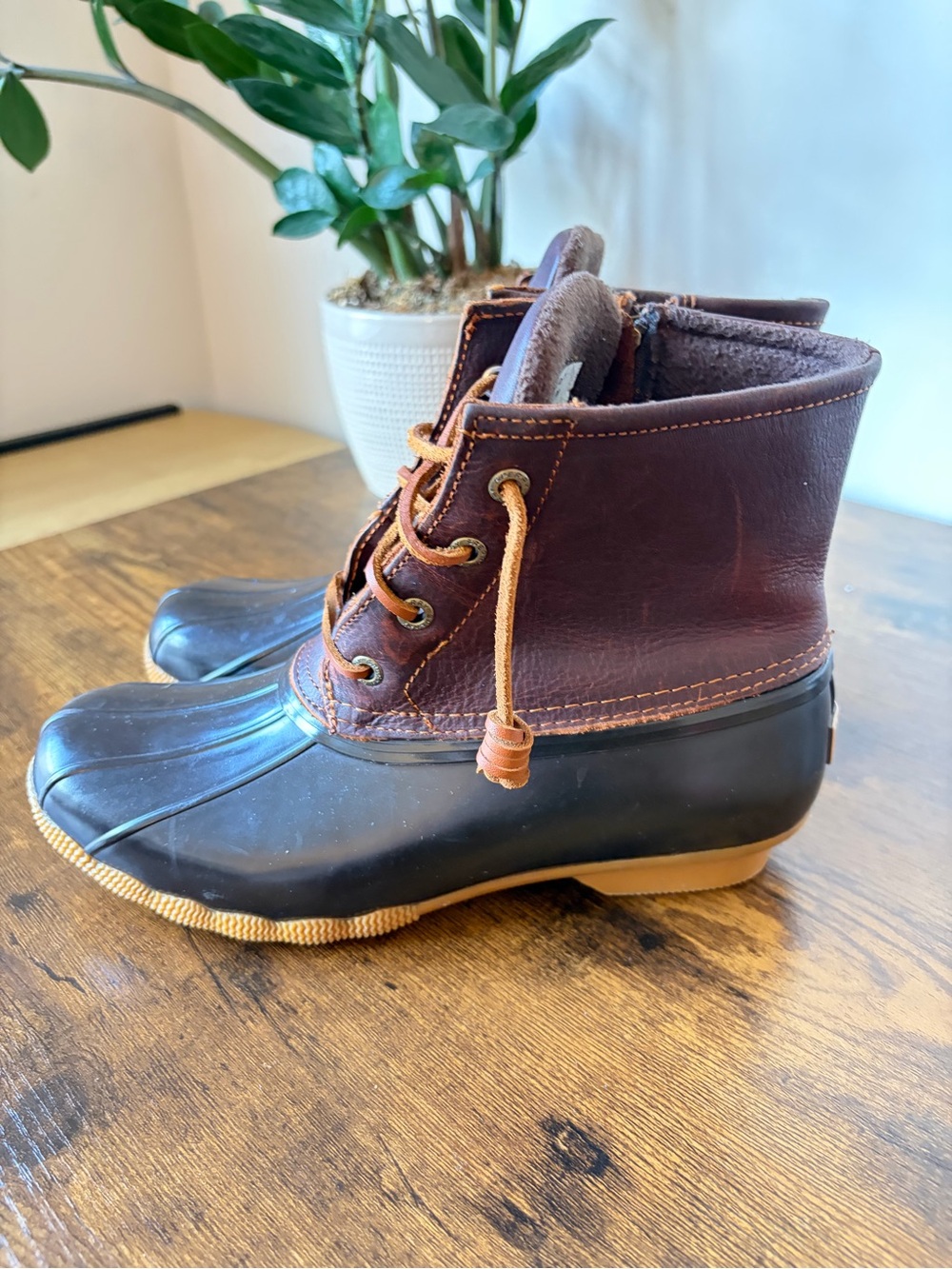 Sperry Saltwater Lace-Up Duck Boots Waterproof Black and Brown Leather - 7.5